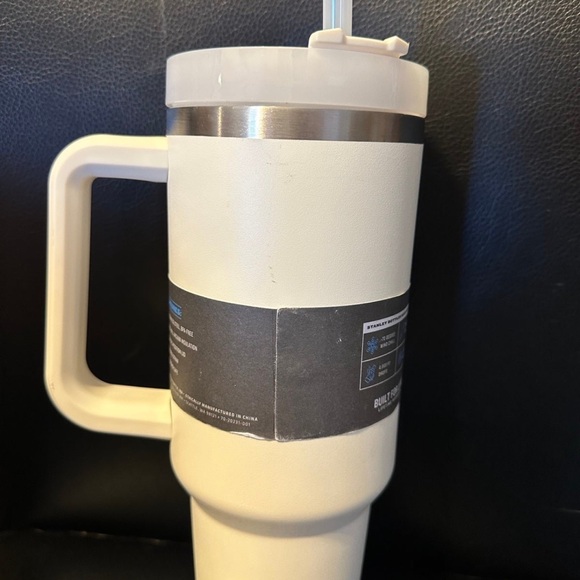 Stanley 40 Oz Travel Quencher BNWT - Picture 2 of 9